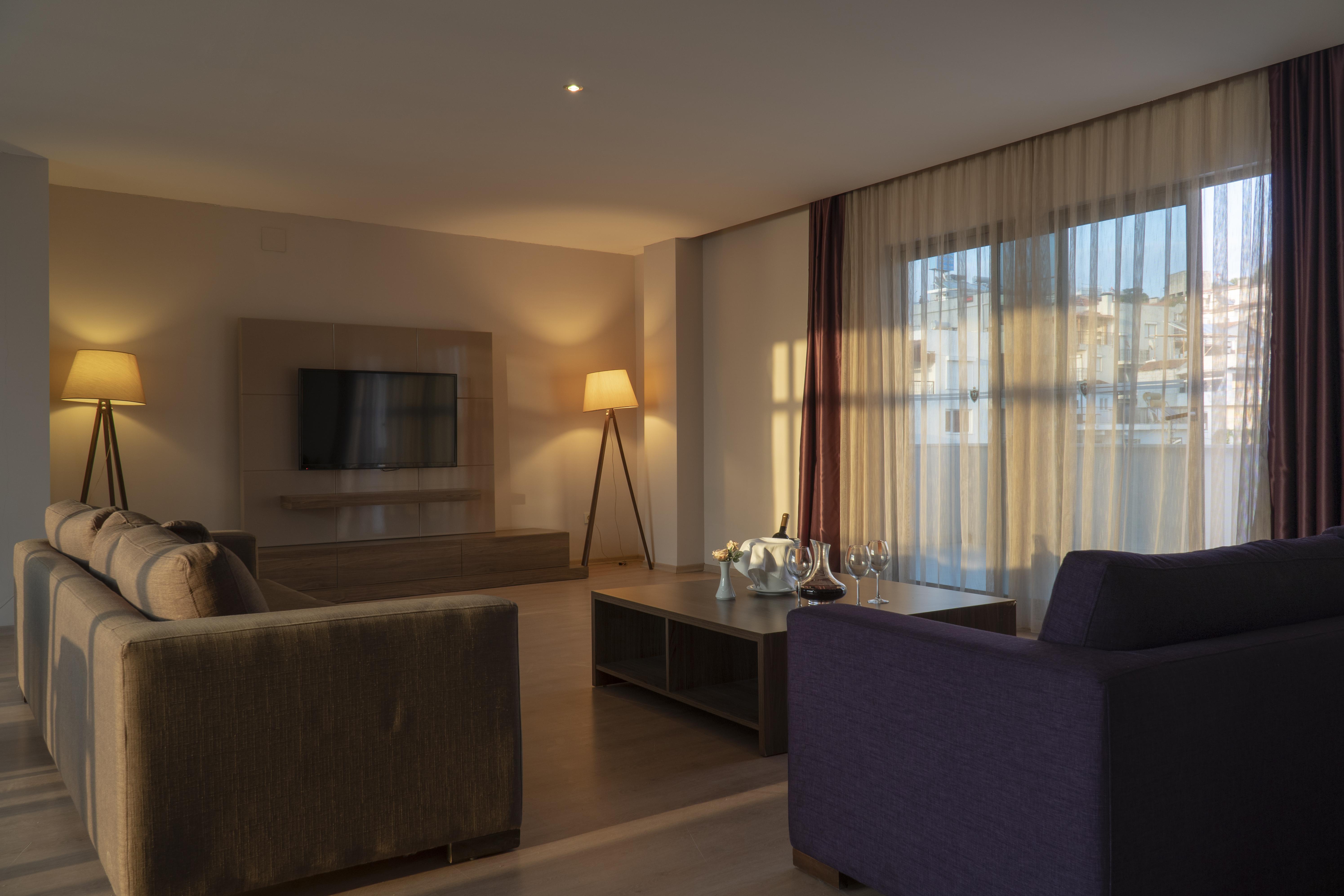 Ladies Beach Suite Hotel (Adults Only) Kusadası Eksteriør billede