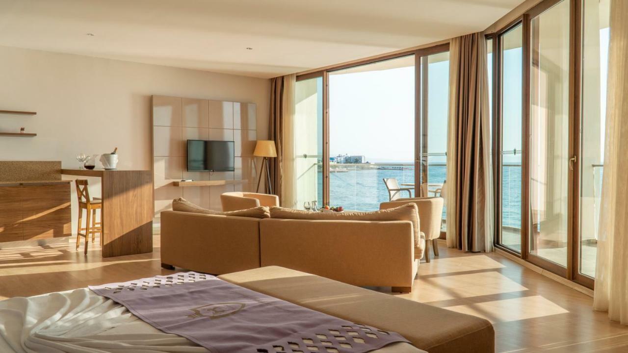 Ladies Beach Suite Hotel (Adults Only) Kusadası Eksteriør billede